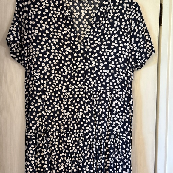 beachlunchlounge Tops - Beachlunchlounge Black and White Relaxed Short Sleeve Blouse